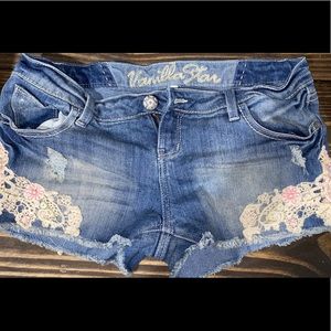 Vanilla star-Women’s jean shorts